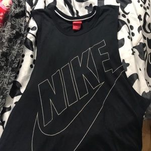 Nike women workout top size large